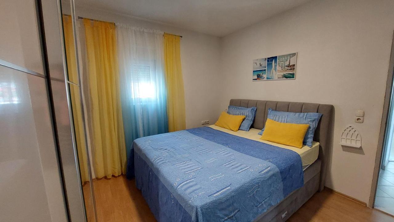 Luna Apartments Baška Voda Esterno foto