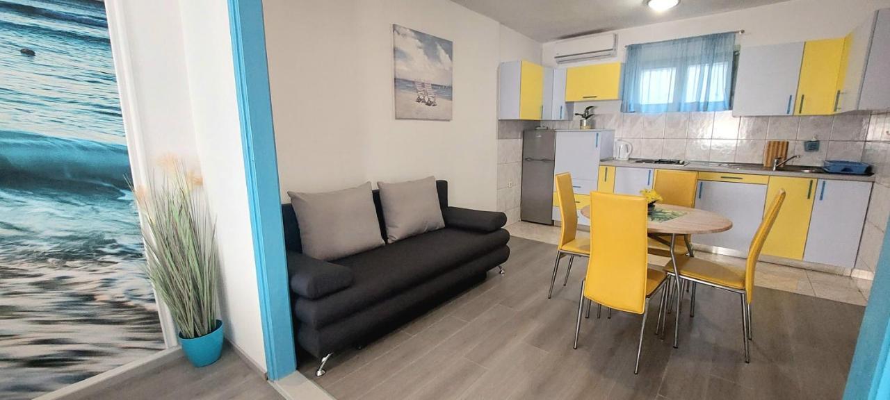 Luna Apartments Baška Voda Esterno foto